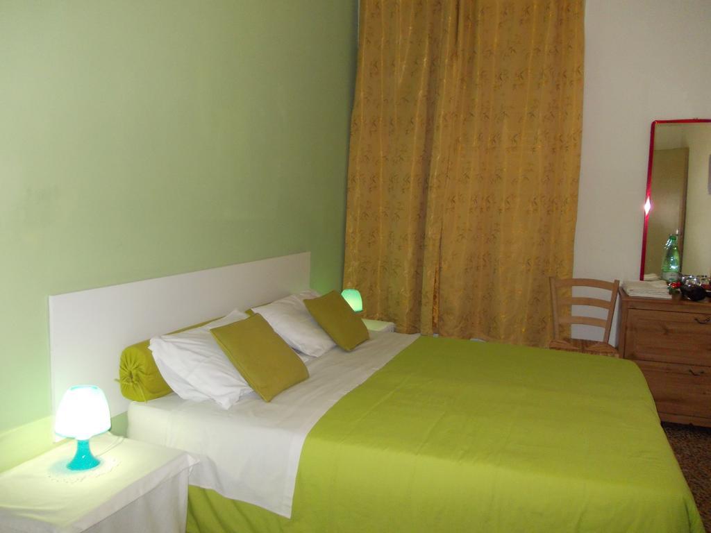 Travellers Lodge Bed & Rooms Treviso Quarto foto